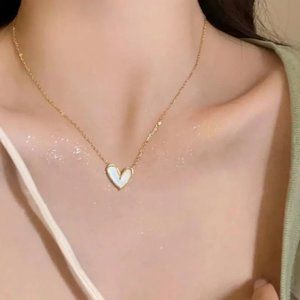 🍏50% OFF/3+...Pretty Enamel Heart Necklace